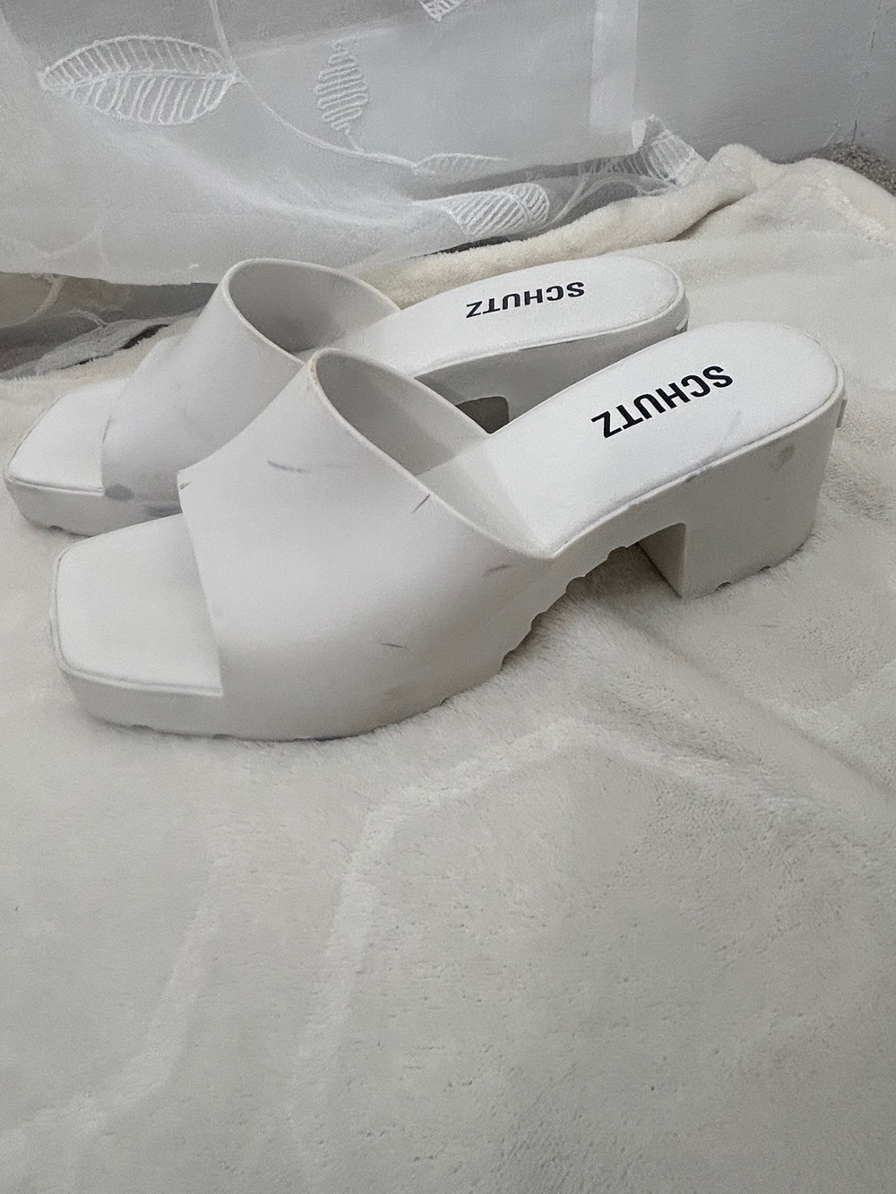 SCHUTZ White Open-Toe Block Heel Mules